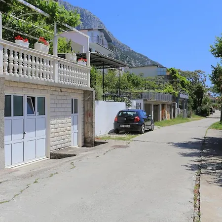 Gasthof And With Parking Space Gradac, Makarska - 6660 Gradac (Split-Dalmatia)