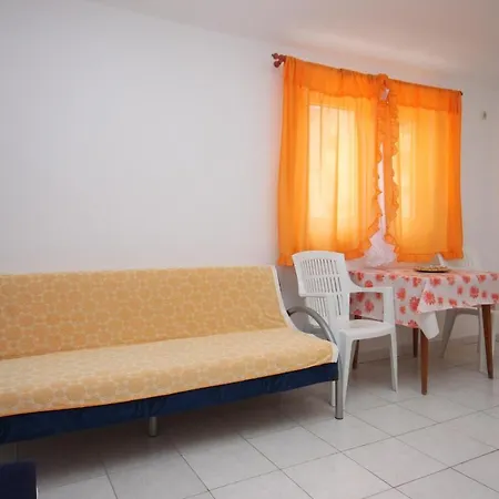And With Parking Space Gradac, Makarska - 6660 2* Gradac (Split-Dalmatia)