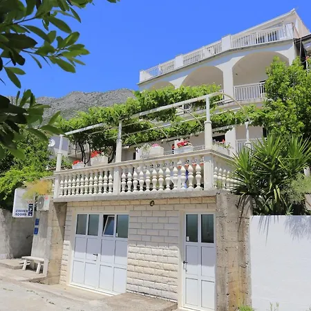 Gasthof And With Parking Space Gradac, Makarska - 6660 2*