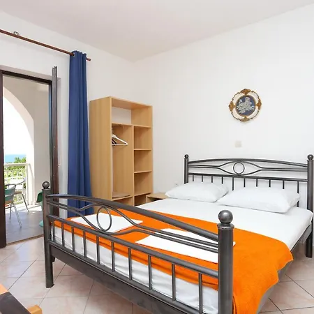 Gasthof And With Parking Space Gradac, Makarska - 6660 2*